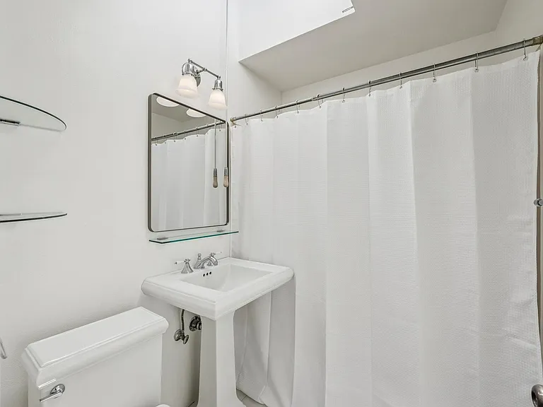 536 Mississippi St — Photo 7
