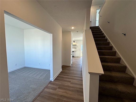 2nd image of 3060 McIntosh Dr NE