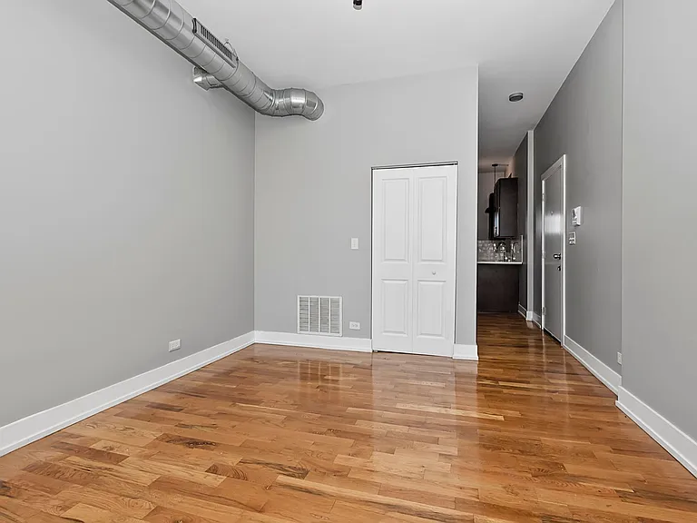 2754 W Cermak Ave. — Photo 3