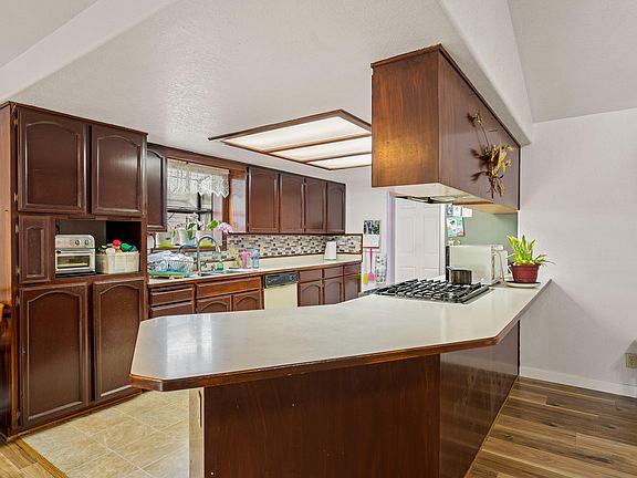 4th image of 2701 Salmon Cir
