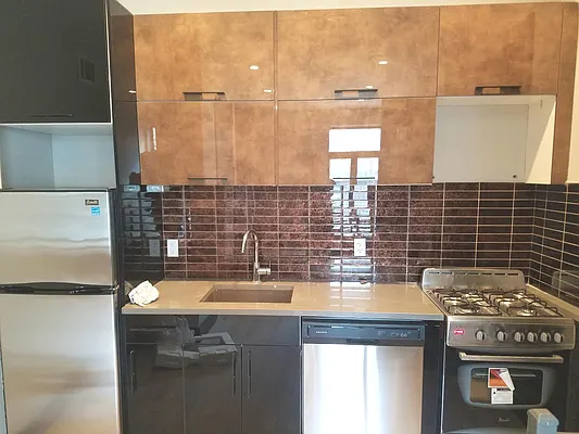 Rented by Uptown Flats LLC | media 10