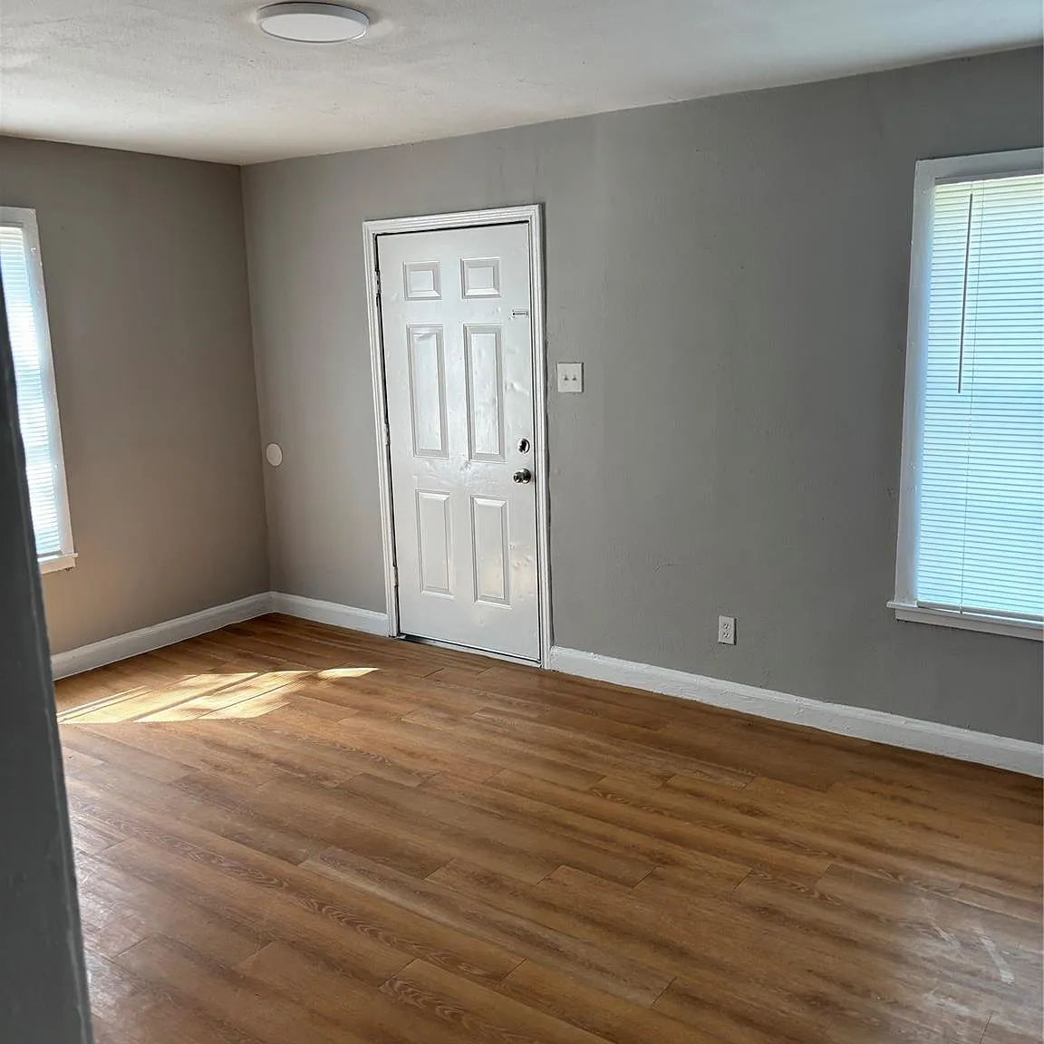 2 bed, 1.0 bath, 754 sqft, $1,100 — Photo 4