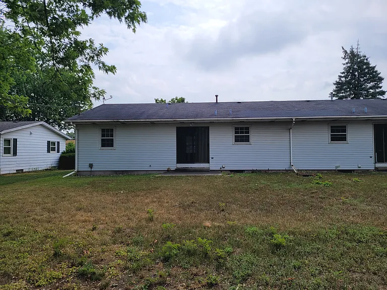 2 bed, 1.0 bath, $1,400 — Photo 7