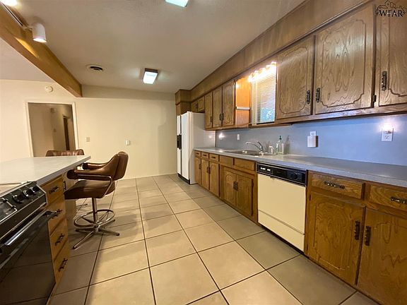 4th image of 4008 Gossett Dr