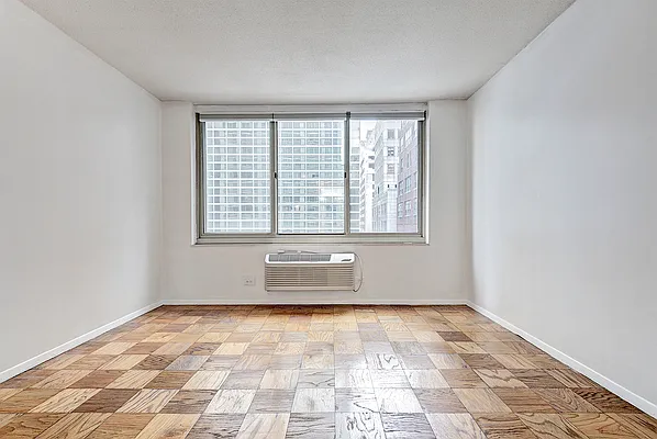 Rented by Level Group | media 5
