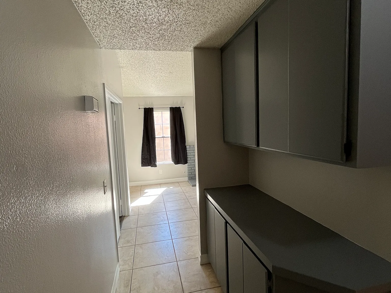 4 bed, 1290 sqft, $2,850 — Photo 4