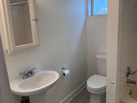 3rd image of 8305 Greenwood Ave APT B