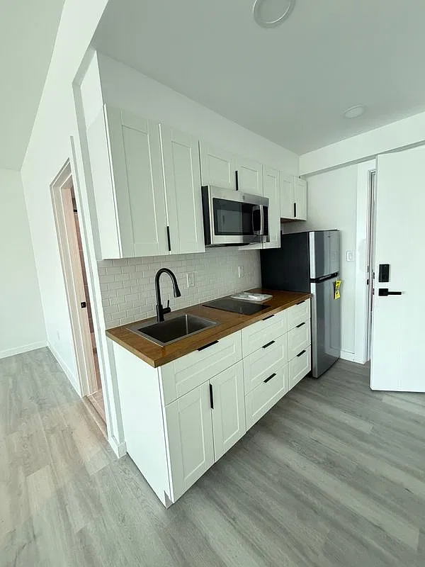 4 bed, 2.0 bath, 1591 sqft, $1,850 — Photo 2