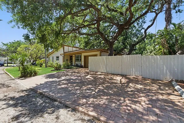 4926 Camellia Way S — Photo 20