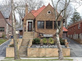 25 Hunter Pl, Staten Island, NY 10301