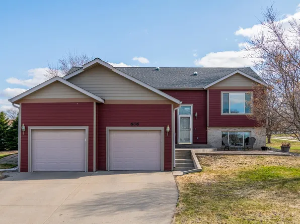 606 Gumtree St NE, Saint Joseph, MN 56374