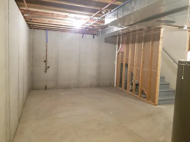 3381 Granger Blvd — Photo 32