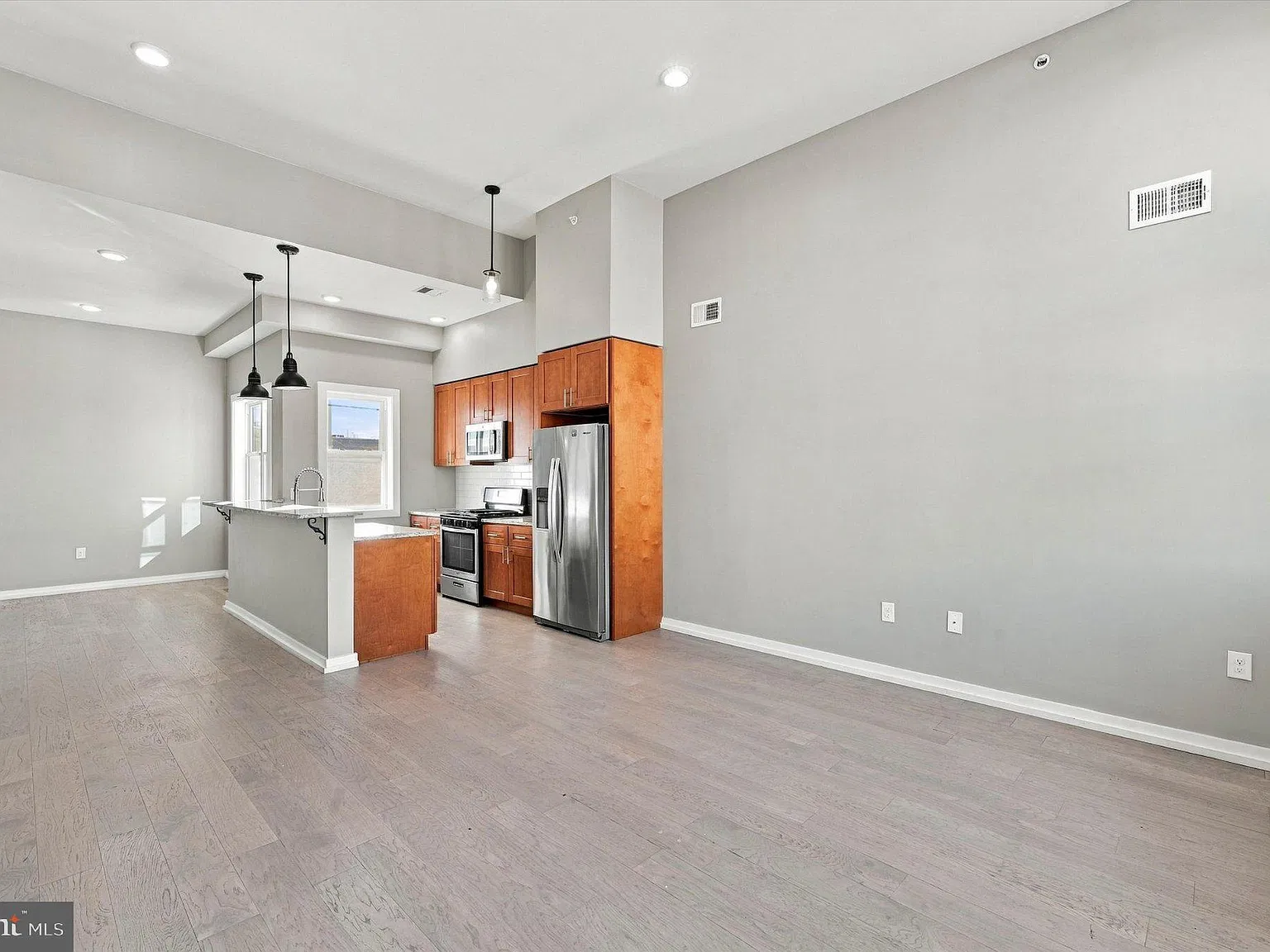 3 bed, 2.5 bath, 1707 sqft, $2,750 — Photo 2
