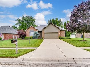 1584 Rockleigh Rd, Dayton, OH 45458