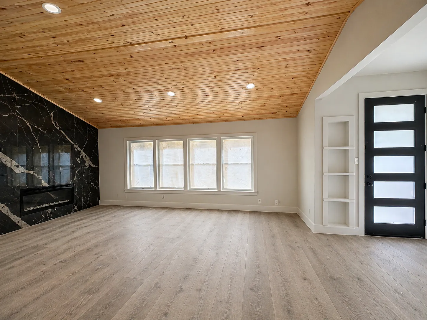 11 bed, 4536 sqft, $19,250 — Photo 4