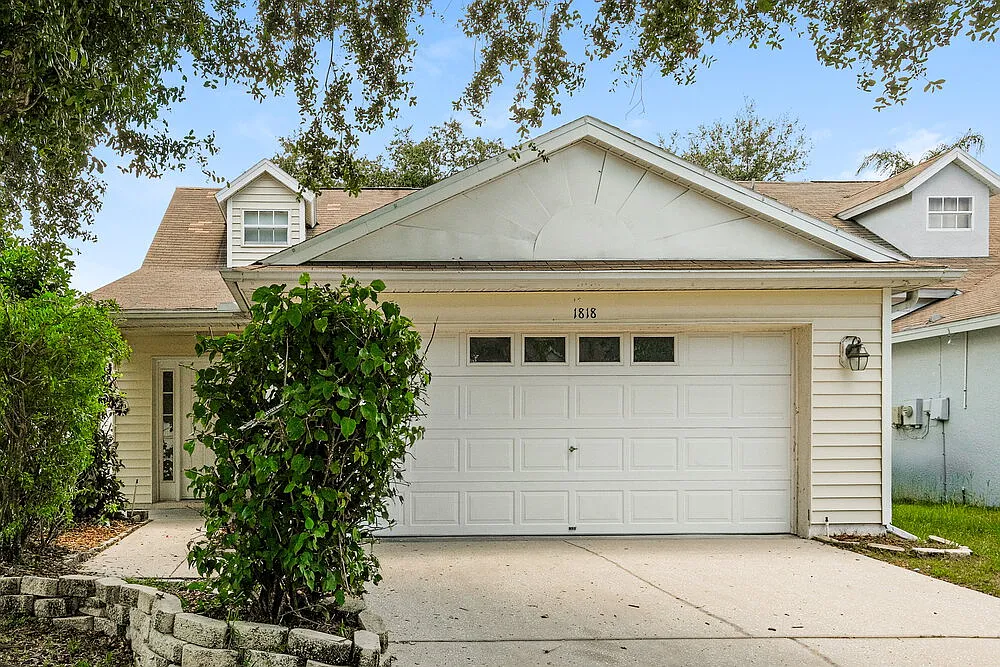 4 bed, 2.0 bath, 1488 sqft, $2,150 — Photo 1