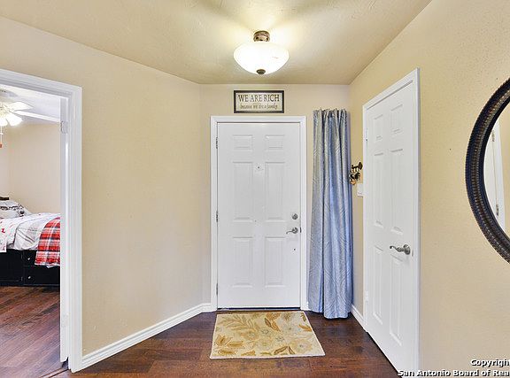 3rd image of 2700 Lockwood Ln