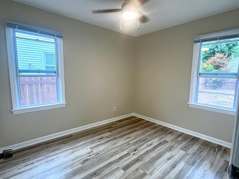 1647 Brown St — Photo 9