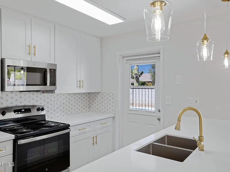 8426 E Monterey Way — Photo 15