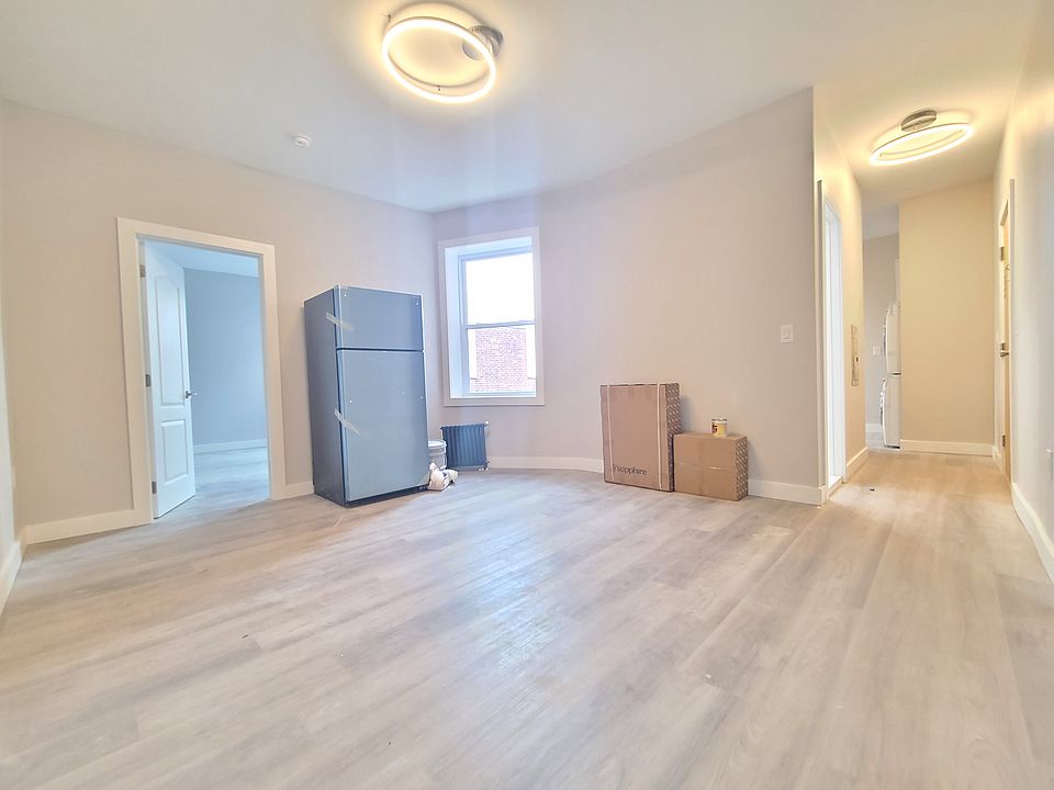 2nd image of 304 50th St #45E