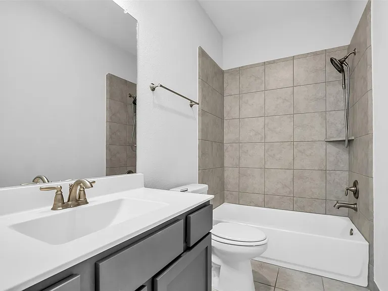 2115 Jitterbug Ln — Photo 22