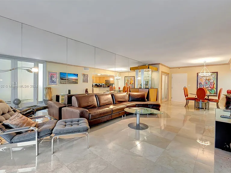 2301 Collins Ave #1206 — Photo 5
