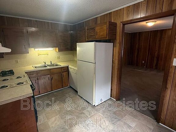 2nd image of 242 Hughes St #B
