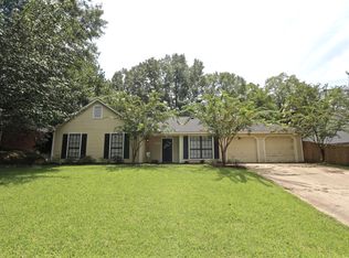 210 Shadow Wood Dr, Clinton, MS 39056