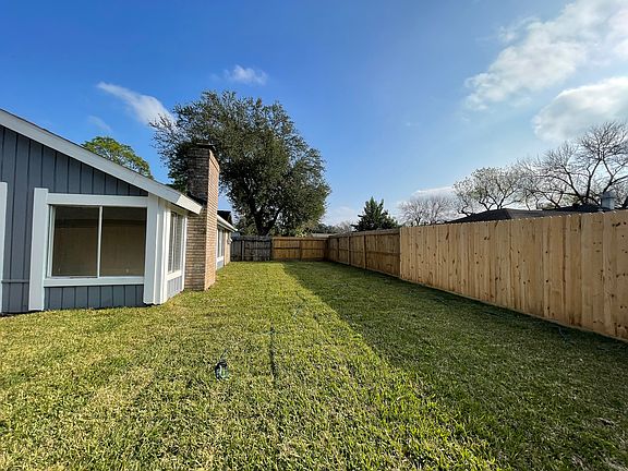 2nd image of 12727 Tennis Dr