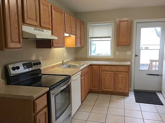 2nd image of 24 Ohear Ave #24