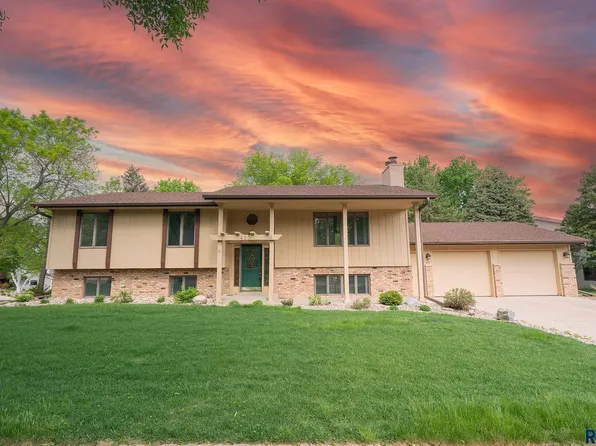 413 E Aspen Dr, Sioux Falls, SD 57105