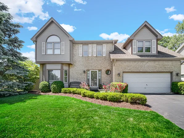 90 Rodenburg Rd, Roselle, IL 60172