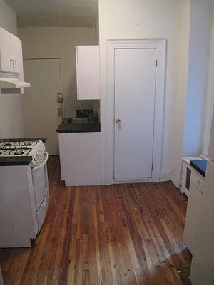 Rented by City Connections Realty | media 5