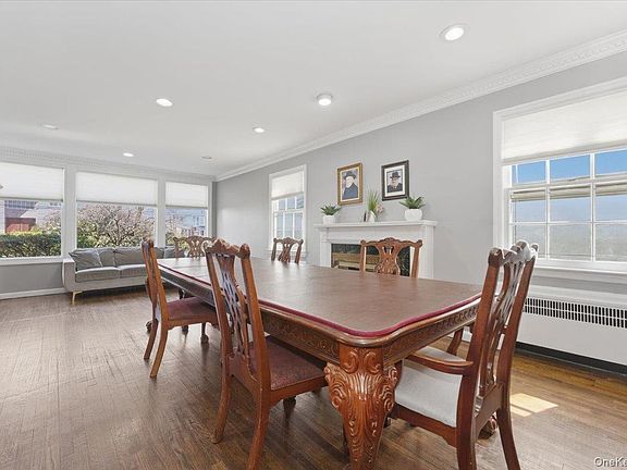 3rd image of 373 Northfield Road