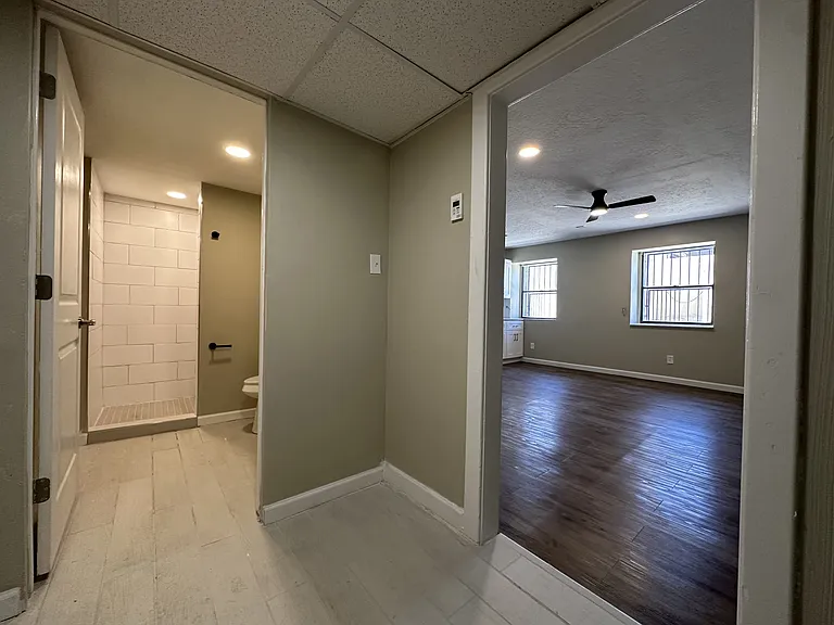 1106 Mundy Dr #1 — Photo 7