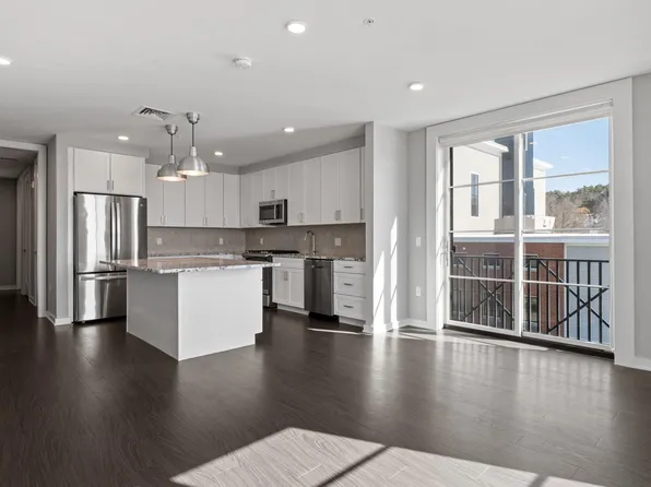 51 Elm Street #206, Laconia, NH 03246