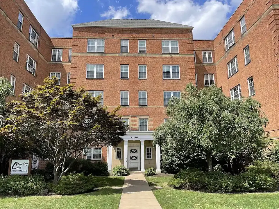 Country Club Apartments