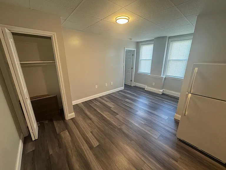 37 Walnut Ave — Photo 5