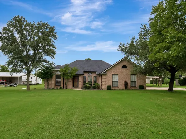 144 Southwood Dr, Burleson, TX 76028