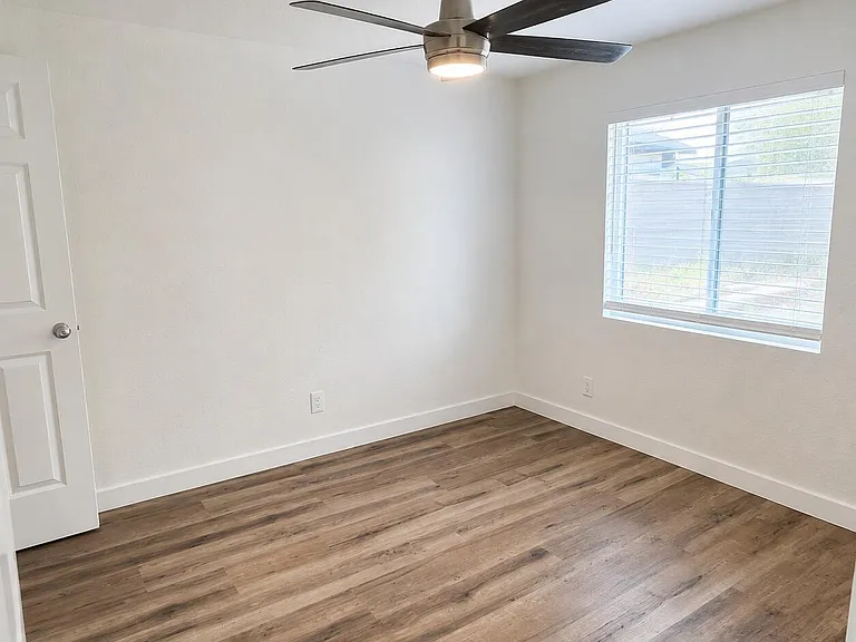 4326 E Glenrosa Ave — Photo 15