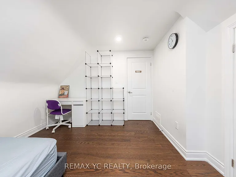 77 Talbot Rd — Photo 24