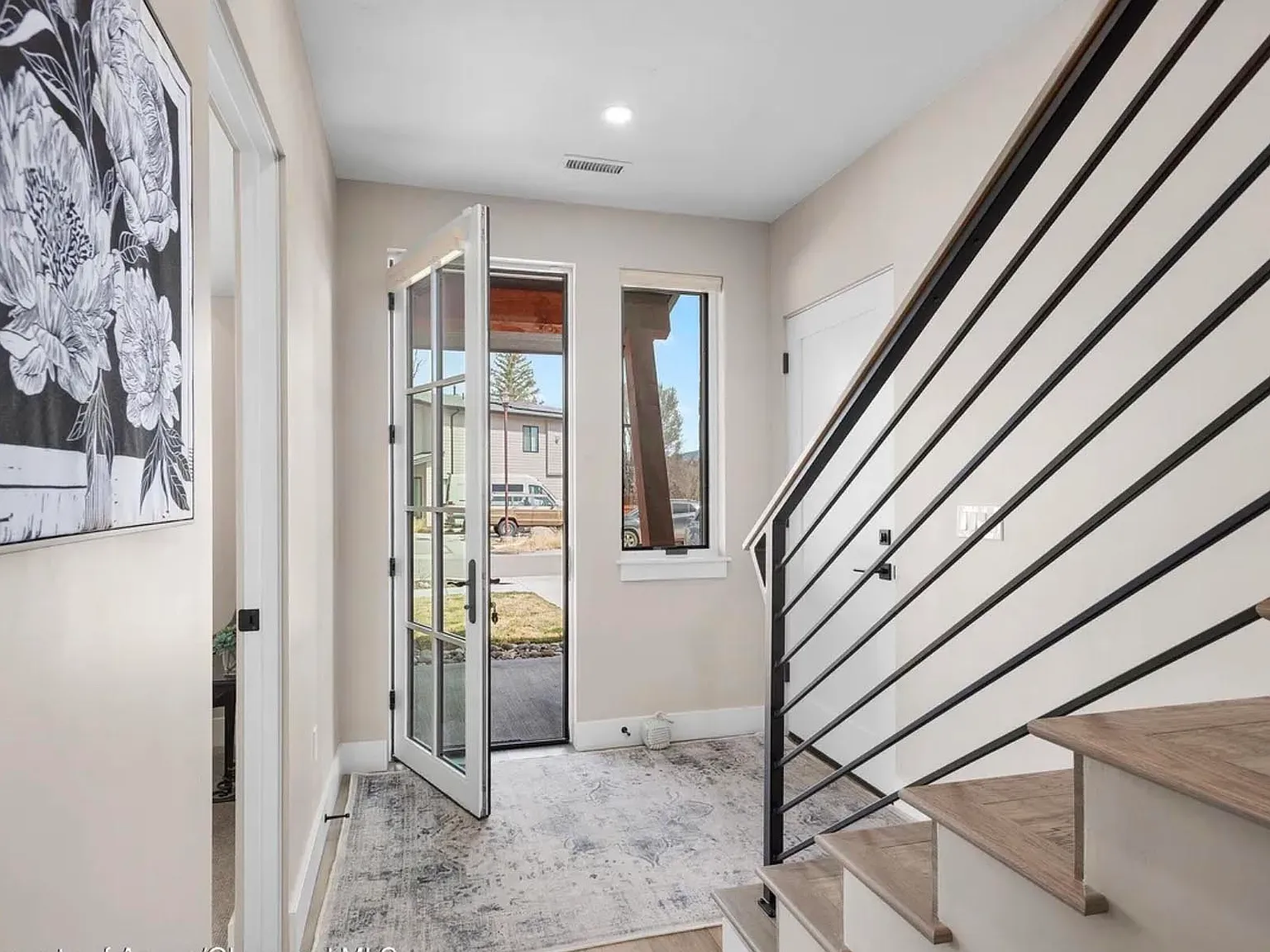 424 Jewels Ln — Photo 2