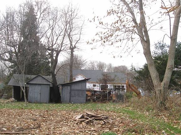 Brand NEW Home in rear