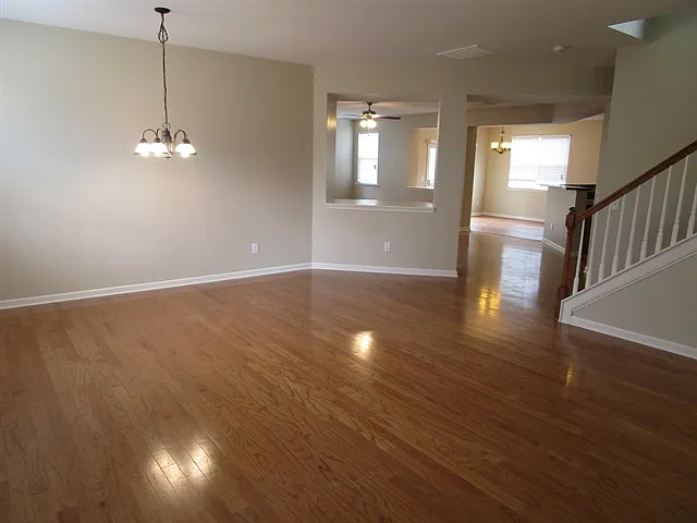 406 Howell Xing — Photo 8