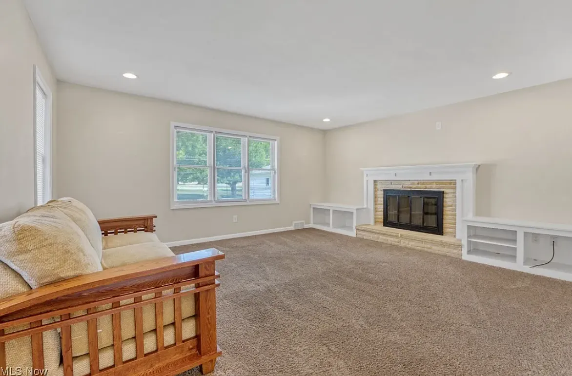 2 bed, 1710 sqft, $1,950 — Photo 3