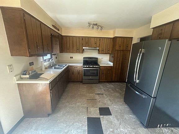 5th image of 12921 S Parkside Dr