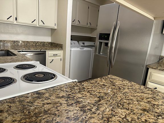 3rd image of 1522 Rishell Dr APT 1