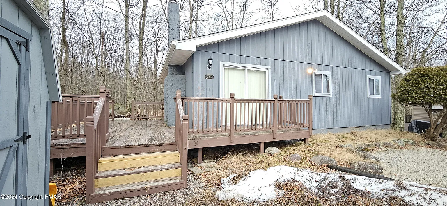 1135 Country Place Dr photo 1
