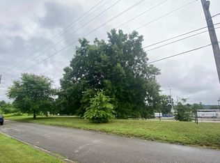 1 Waverly Rd, Huntington, WV 25704