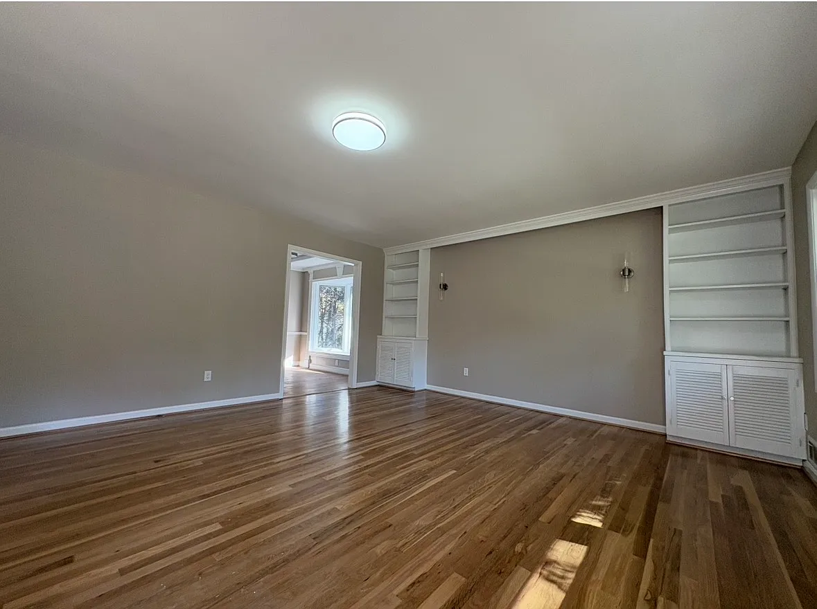 Building Photo - 209 Hardy Pl